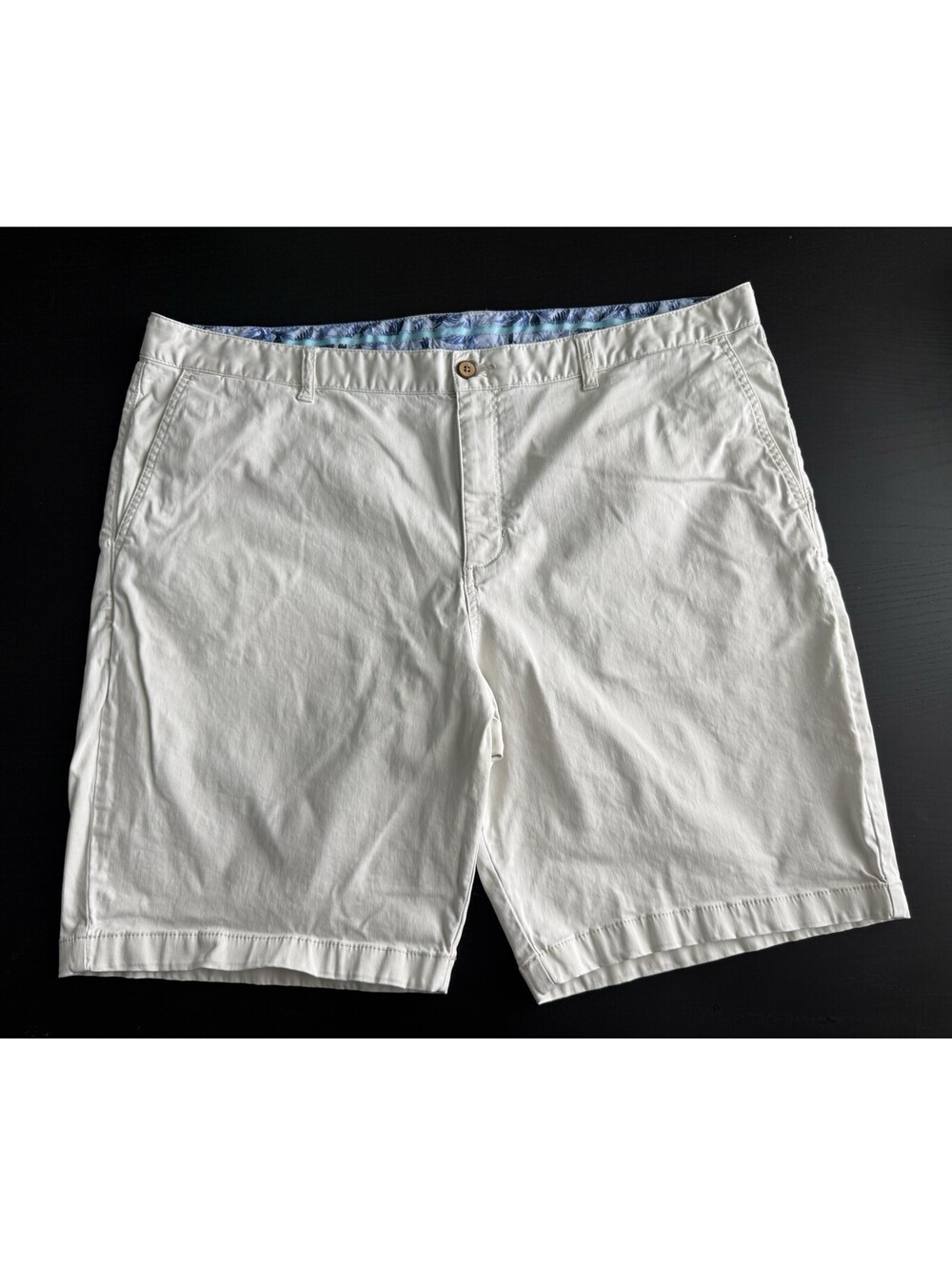 Tommy Bahama Boracay Chino 9” Shorts Mens 44 Beige Cotton Stretch Ultra Soft